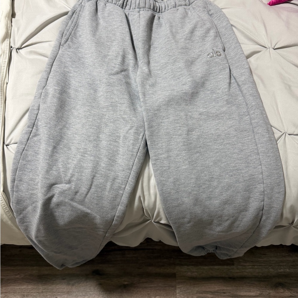 Women’s Alo Gray Sweatpants